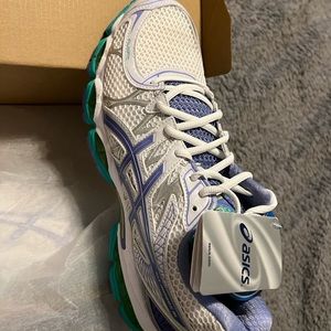 ASICS Nimbus 16 size 11 (2A width) - new - women’s